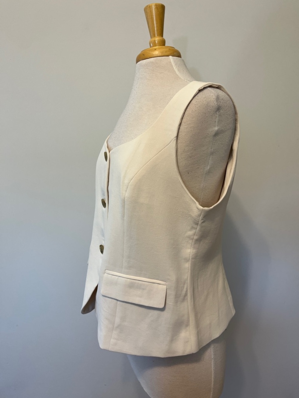 NWT Women's Signature Crepe Scoop Vest - A New Day Cream Size Large - Picture 3 of 10